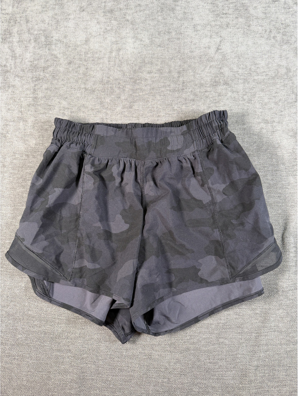 Lululemon Track That Mid-Rise Lined Short in Heritage 365 Camo Deep Coal Multi